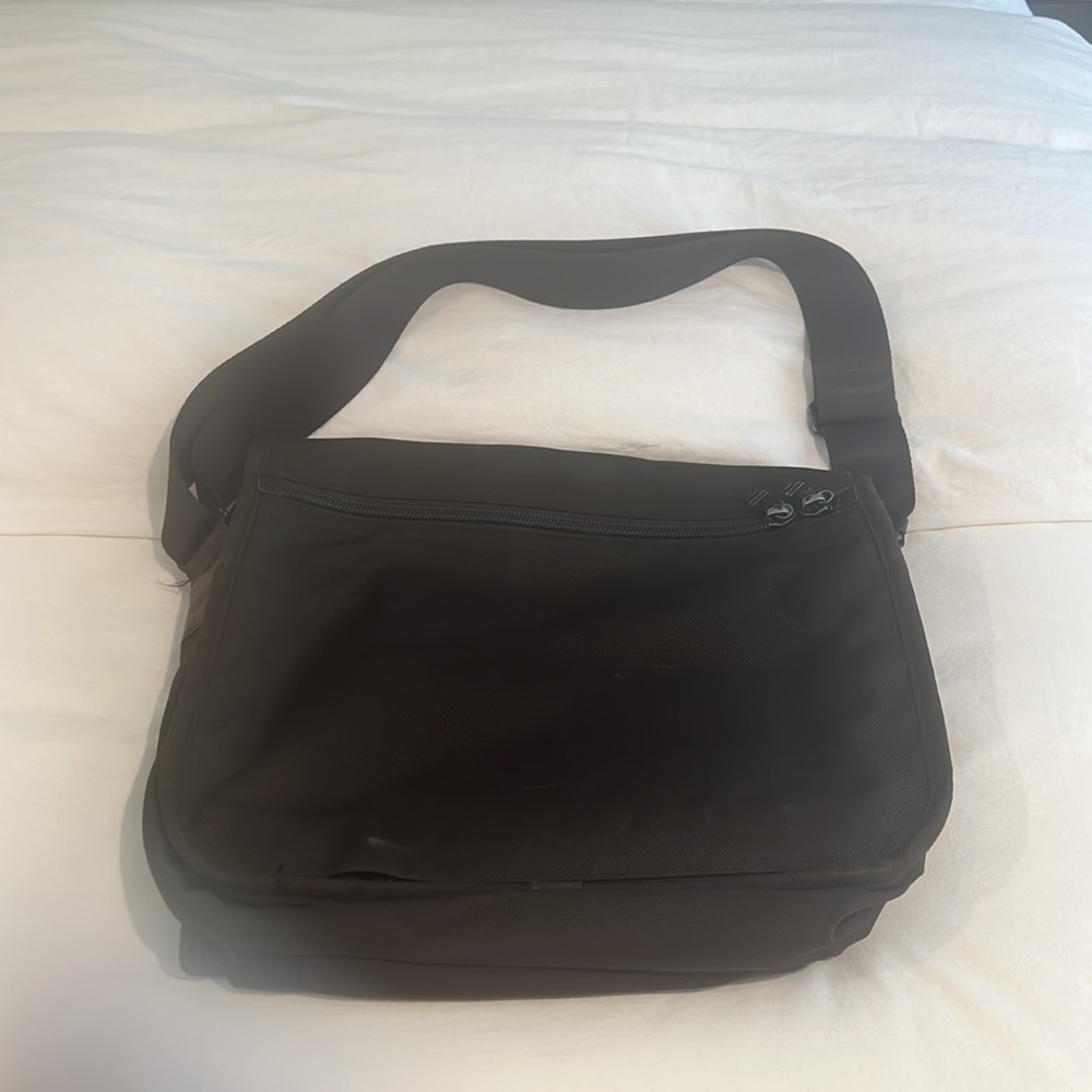 Tumi bag - Picture 4 of 7